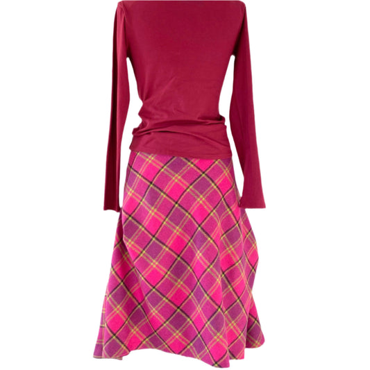 Flamenco flare style skirt in check wool.Lined with viscose linings size16