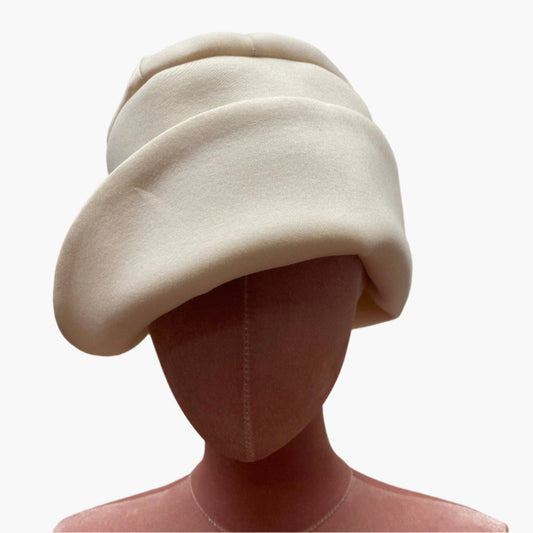 Handmade vintage-style,in cream cotton mixed fabric,with structured brim.Perfect for classic and timeless fashion.