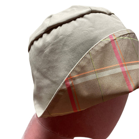 Handmade vintage-style,in beige cotton fabric,Lined with check mix fibre fabric.Perfect for classic and timeless fashion.