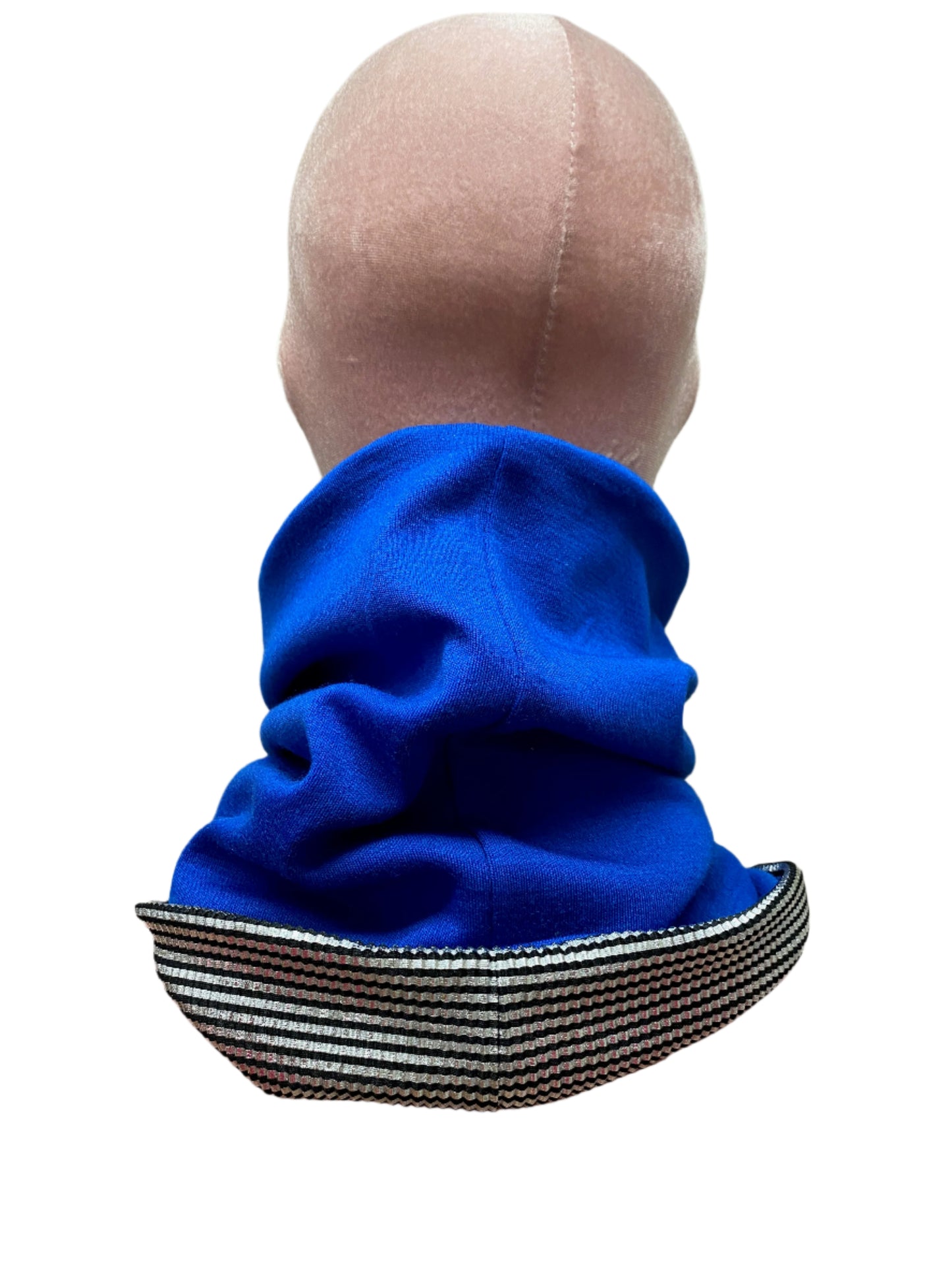 This beautiful Wool jersey neck warmer, made in royal blue colour, also fully lined in silver crinkle fabric 