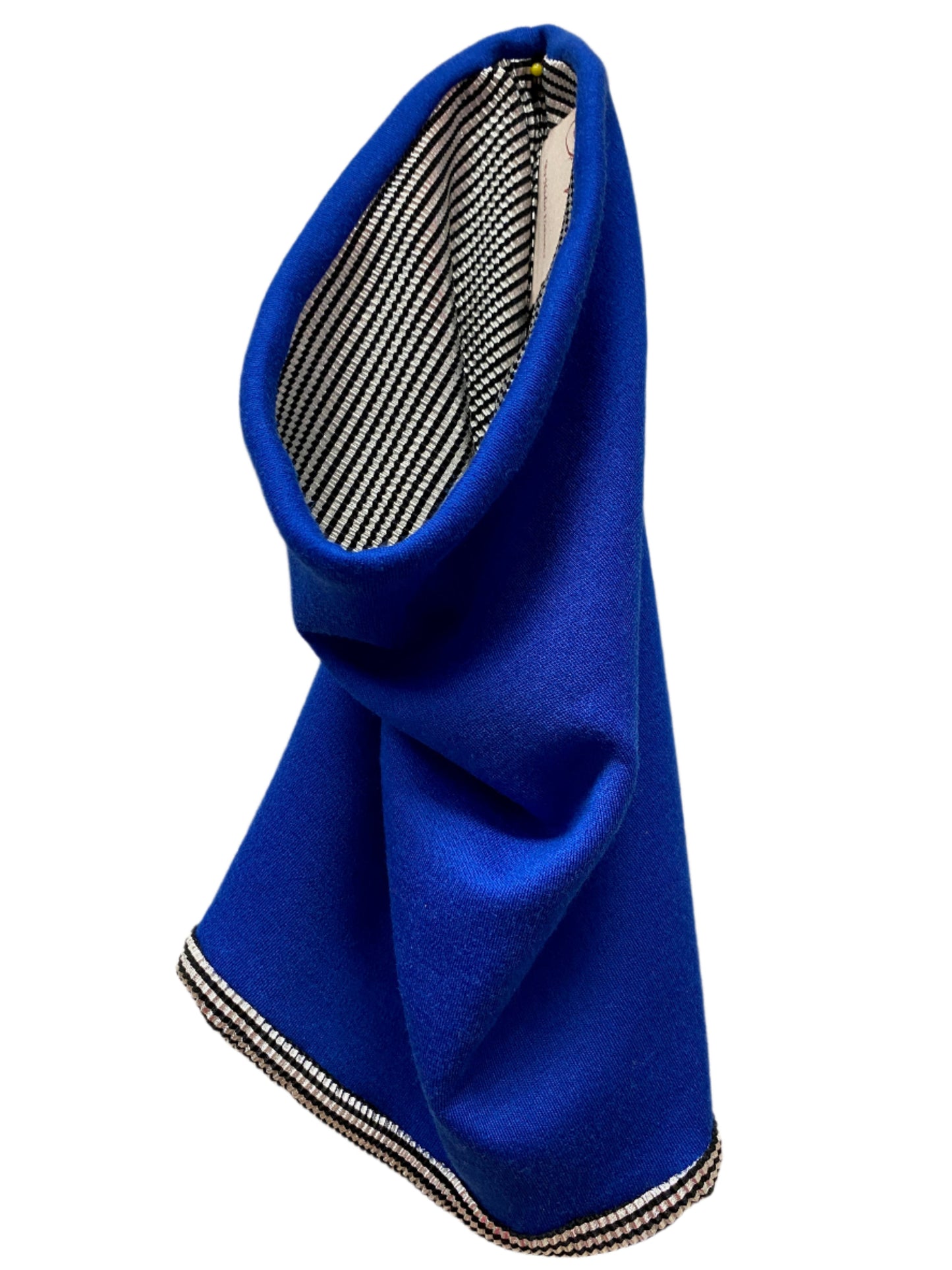 This beautiful Wool jersey neck warmer, made in royal blue colour, also fully lined in silver crinkle fabric 